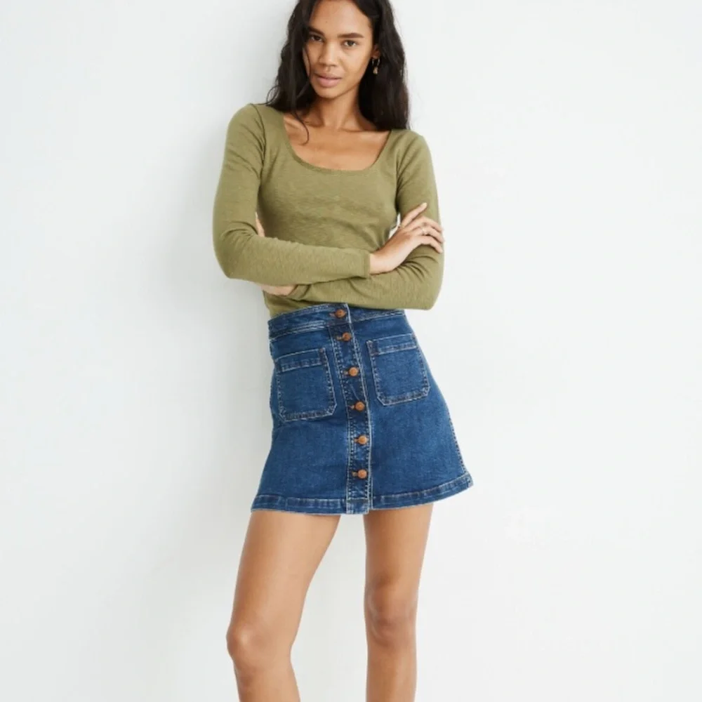 Madewell Button Front Patch Pocket Mini Skirt - Picture 2 of 7